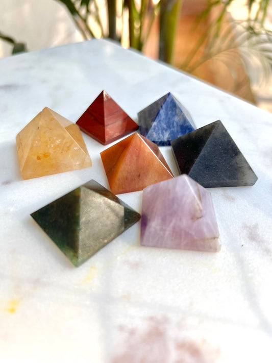 7 Chakras Healing Pyramid Set